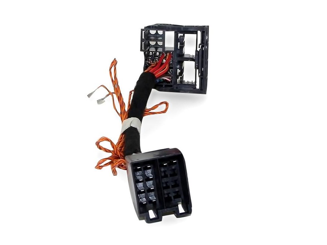 ISO - QuadLock Adapter with Can-Bus Wiring for Connecting RCD510, RCD 310,  RNS 510 Head Units in Skoda/Volkswagen - Car Solutions